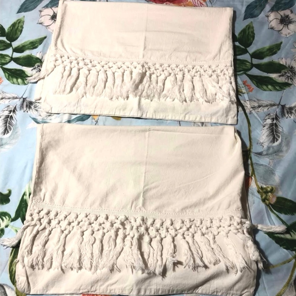 White Tassel Cotton Accent Throw Pillow Shams. Set of 2.